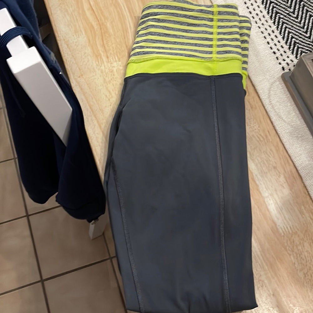 Lulu leggings size 8